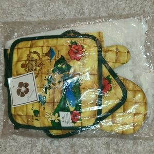 Kitchen towel / oven mittens set